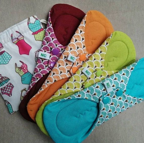 Serviettes et culottes intimes